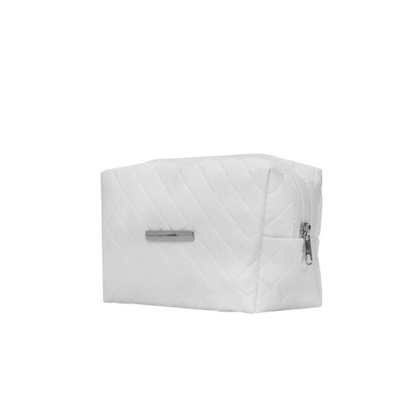 Necessaire puff matelassê c/ detalhe prata