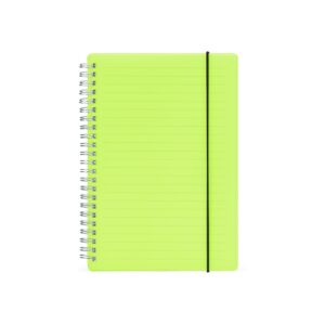 Caderno com capa plástica